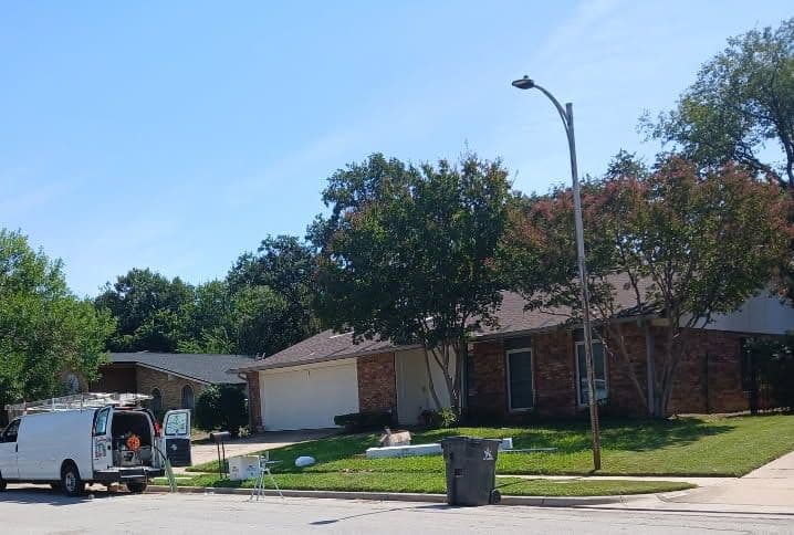New 6" Gutters Installed in Arlington image